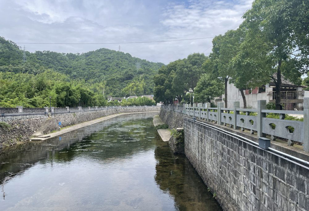 Ana udan moderat nganti deres ing sisih kidul Ningbo saiki
