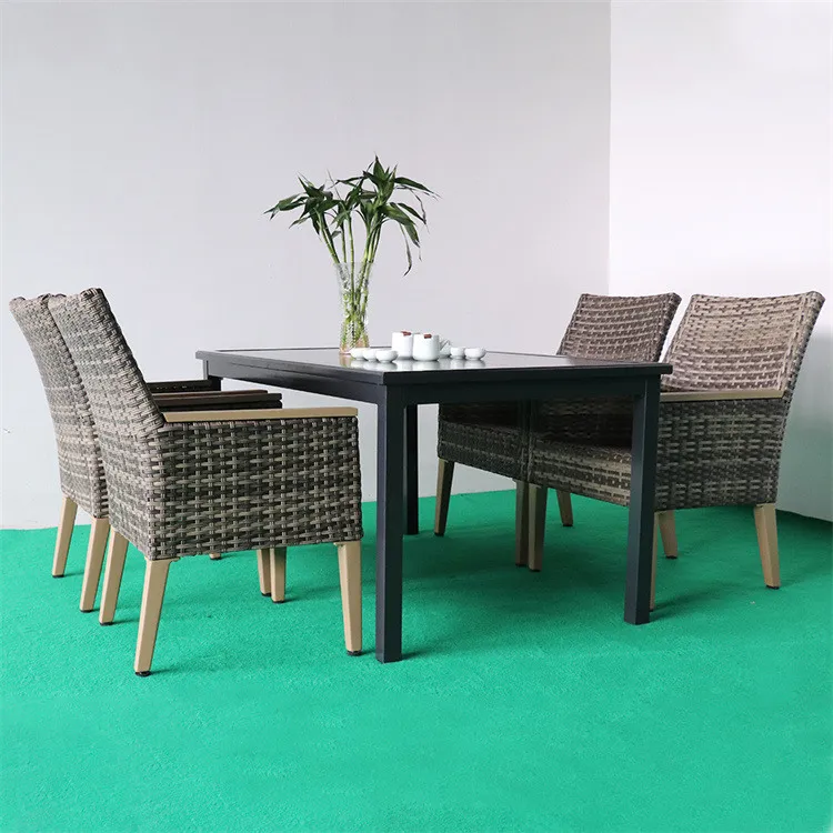 Apa mupangat kanggo nggunakake produk perabotan RATTAN ing njobo?