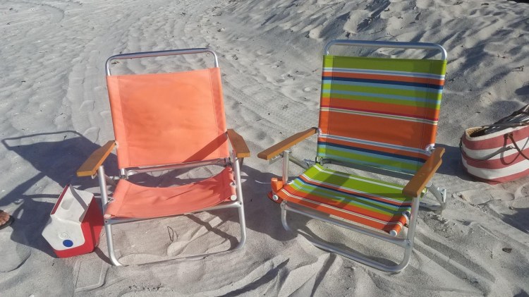 Tips kanggo tuku kursi pantai, seneng ngambung angin segara!